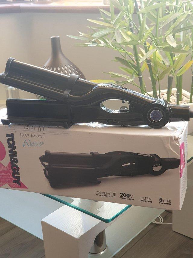 Preview of the first image of Toni & guy hair waver,deep barrel..
