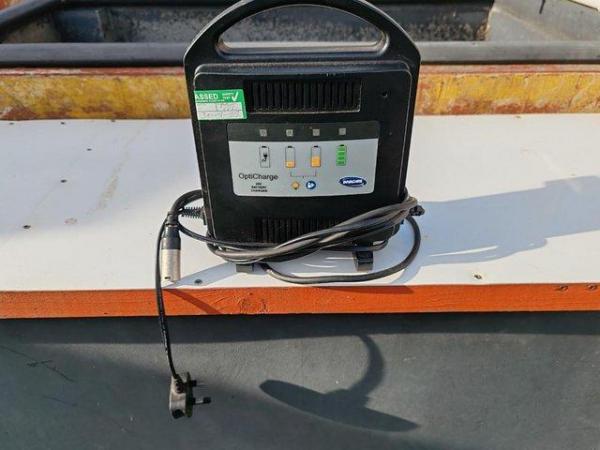 Image 1 of MOBILITY SCOOTER CHARGER DELUXE 8 AMP 24 VOLT