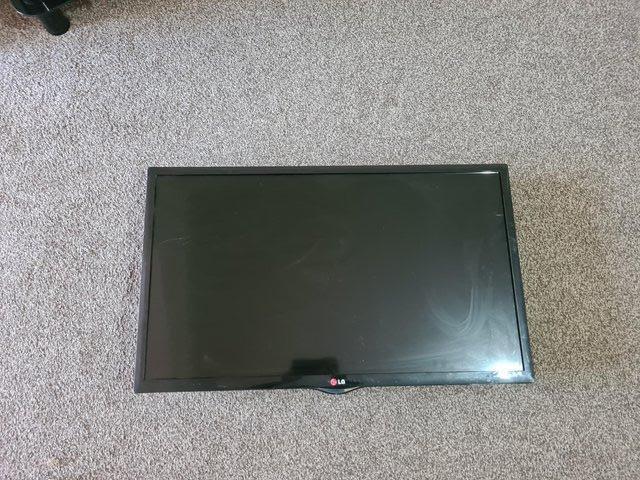 Preview of the first image of LG TV 32inch With Wallmount Good Condition.