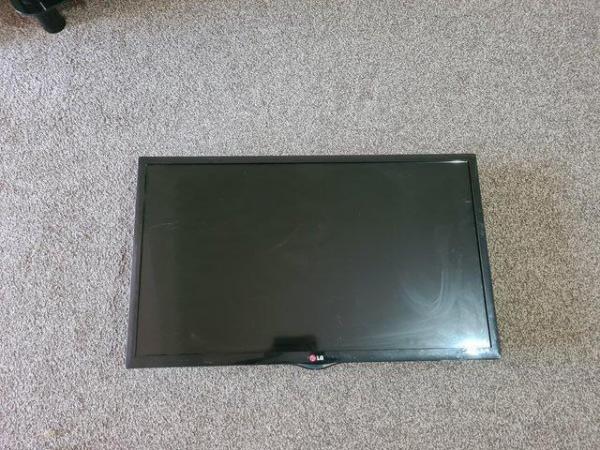 Image 1 of LG TV 32inch With Wallmount Good Condition