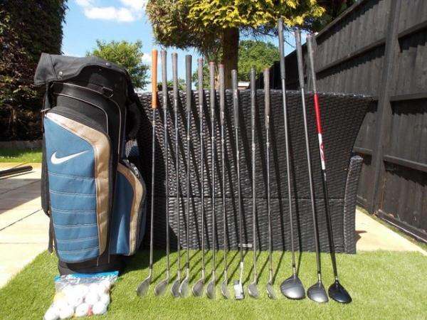 Image 1 of Mens Right Handed Srixon I-601 Golf Club Set + Nike Bag