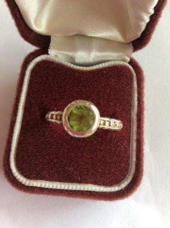 Image 3 of Pretty silver ring with green stone