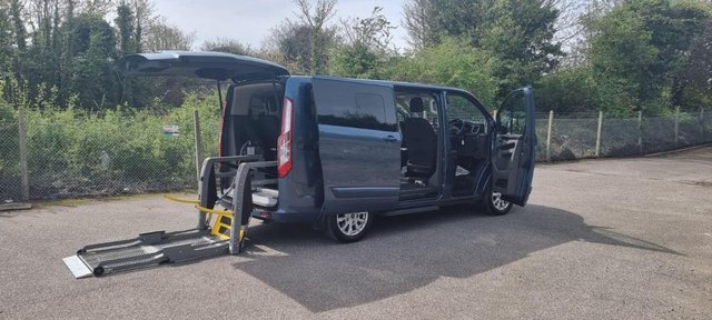Image 13 of Automatic Luxury Ford Torneo Custom & power wheelchair lift