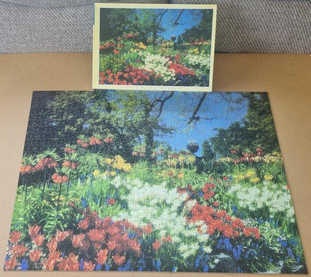Preview of the first image of 1000 piece jigsaw called GARDENS AT MAINAU ISLAND.