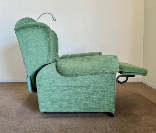 Image 17 of LUXURY ELECTRIC RISER RECLINER GREEN CHAIR ~ CAN DELIVER