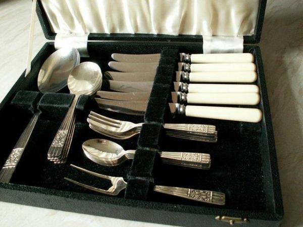 Image 2 of Canteen of cutlery for dessert