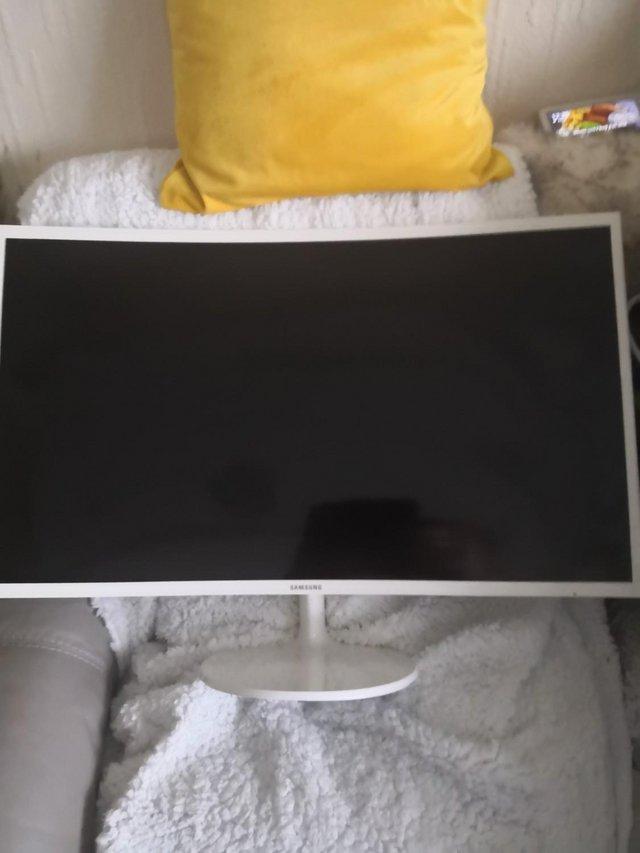 Preview of the first image of Samsung 32inch curved PC Monitor !reduced for quick sale 150.