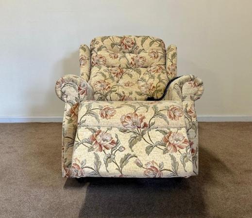 Image 10 of CELEBRITY ELECTRIC RISER RECLINER DUAL MOTOR CHAIR DELIVERY