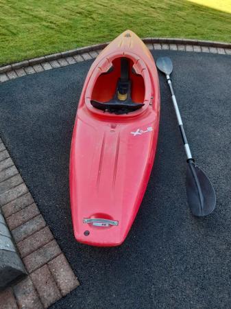 Image 2 of Heavy plastic kayak and paddle