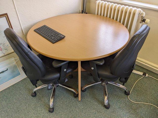 Preview of the first image of Round Office Desk / Table.