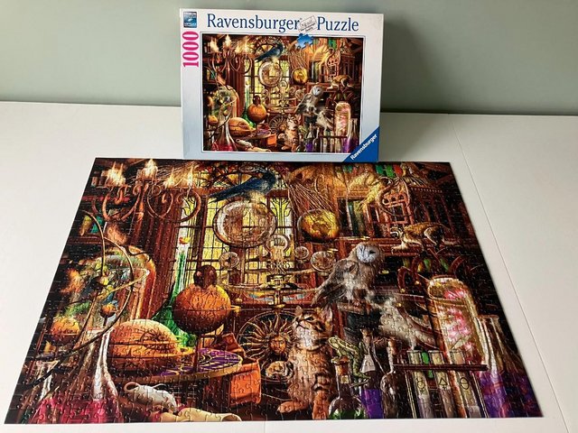 Preview of the first image of Ravensburger 1000 piece jigsaw titled Merlins Labor..