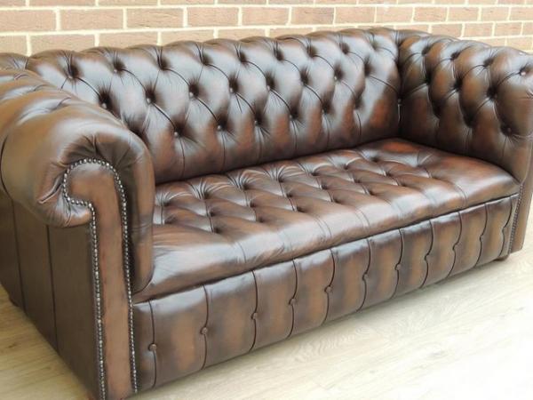 Image 6 of Chesterfield Fully Buttoned Sofa (UK Delivery)