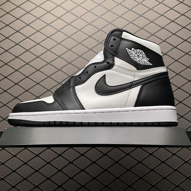 Preview of the first image of Air Jordan 1 Retro High 85 Black White.
