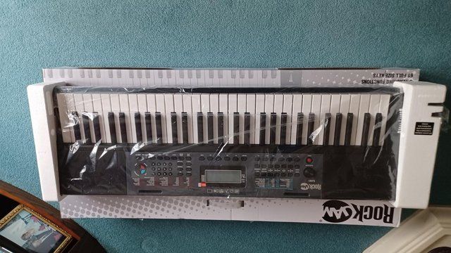 Image 2 of Rockjam 61 Key Music Keyboard New still in packaging