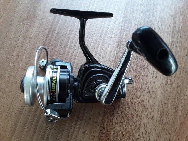 Preview of the first image of VINTAGE HERCULY 3050 FISHING REEL.