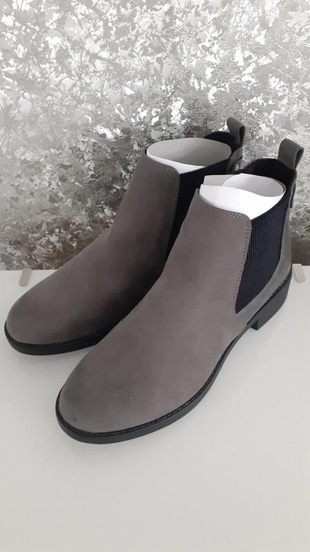 Preview of the first image of New Look ankle boots - Grey Suedette - size 6/EU 39.