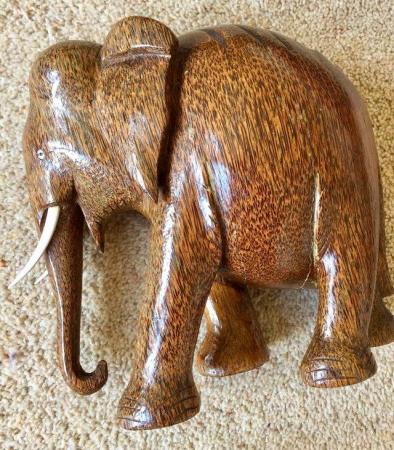 Image 2 of Set of three wooden carved elephants