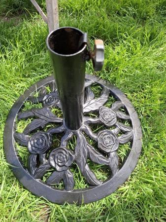 Image 2 of Xl heavy cast iron parasol stand