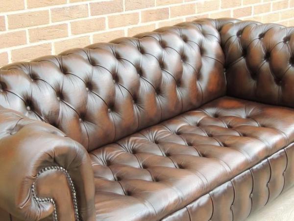 Image 10 of Chesterfield Fully Buttoned Sofa (UK Delivery)