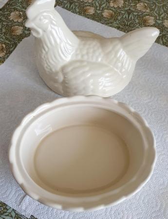Image 2 of Mason Cash ceramic hen egg storer