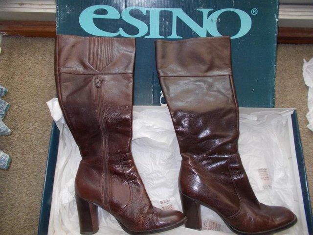 Preview of the first image of Esino knee length boots, size 39, brown.