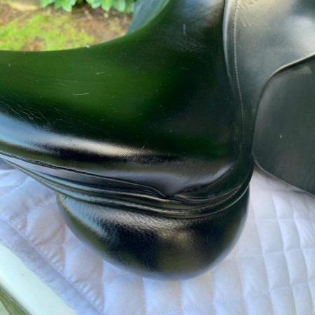 Image 17 of Kent & Masters 17” High Wither Dressage saddle