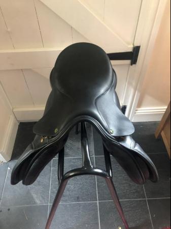Image 2 of Lovely black leather IDEAL saddle 16 inch