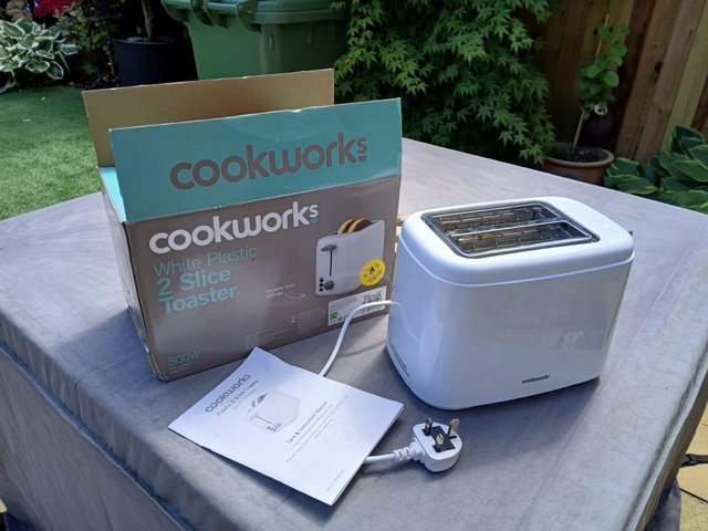 Preview of the first image of Cookworks 2 Slice Toaster - WHITE.