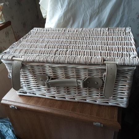 Image 2 of PICNIC BASKET WITH CUTLERY ETC 2 PERSONS - UNUSED