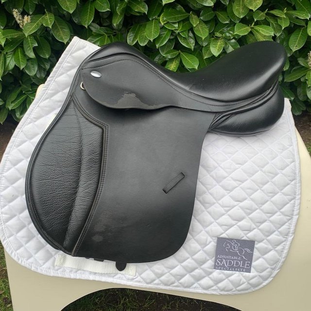Preview of the first image of Thorowgood T6 17  inch GPD saddle.