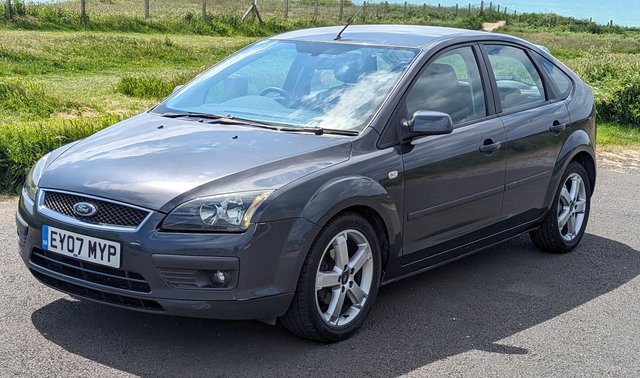 Preview of the first image of Ford Focus 1.6 Zetec Climate '07' reg 108k MOT Feb '25.