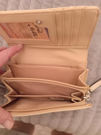 Image 3 of Genuine guess purse beige colour
