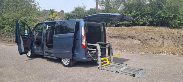 Image 6 of Automatic Luxury Ford Torneo Custom & power wheelchair lift