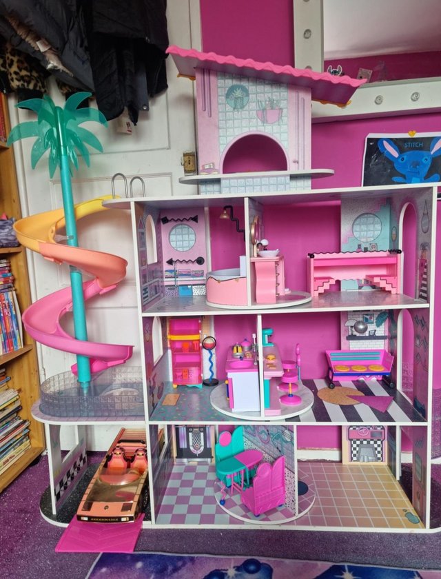 Preview of the first image of Lol suprise dolls house.