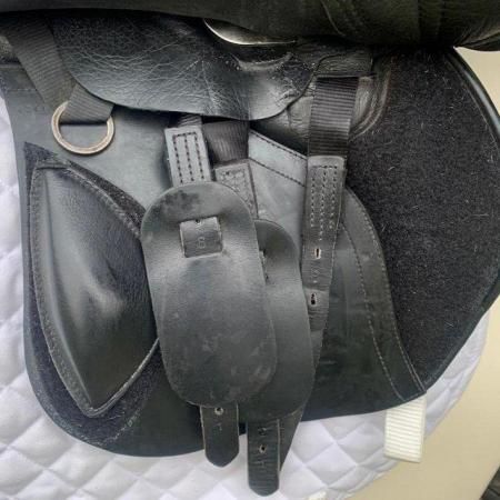 Image 13 of Kent & Masters 16.5 inch S-Series Pony Jump saddle