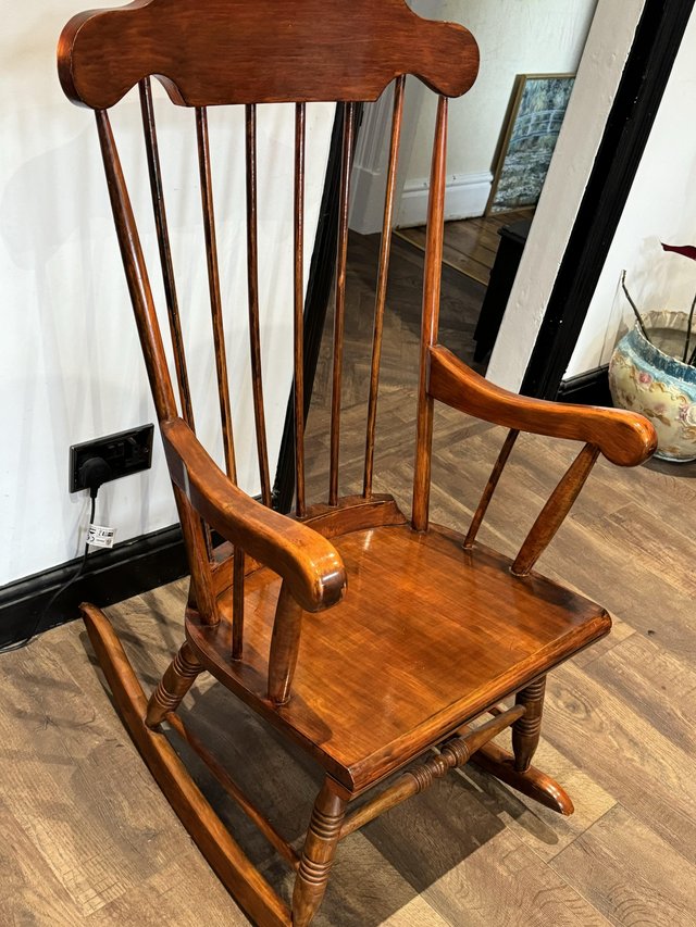 Preview of the first image of Rocking Chair antique excellent condition.