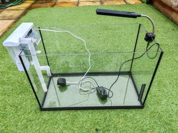 Image 5 of BIG FISH TANK WITH FILTER AND LIGHT 70 LITRES 24 X 12 X 15H