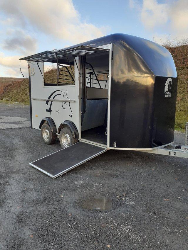 Preview of the first image of *** Cheval liberte maxi 3  horse trailer ***.