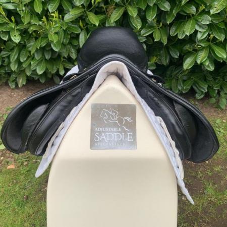 Image 4 of Kent And Masters 17 inch Cob saddle