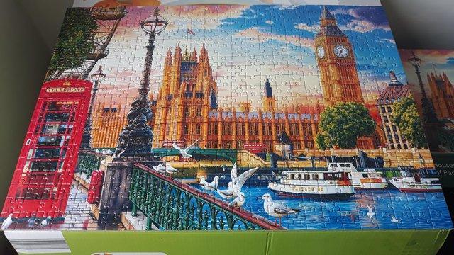 Image 3 of 2 x corner piece jigsaws great condition