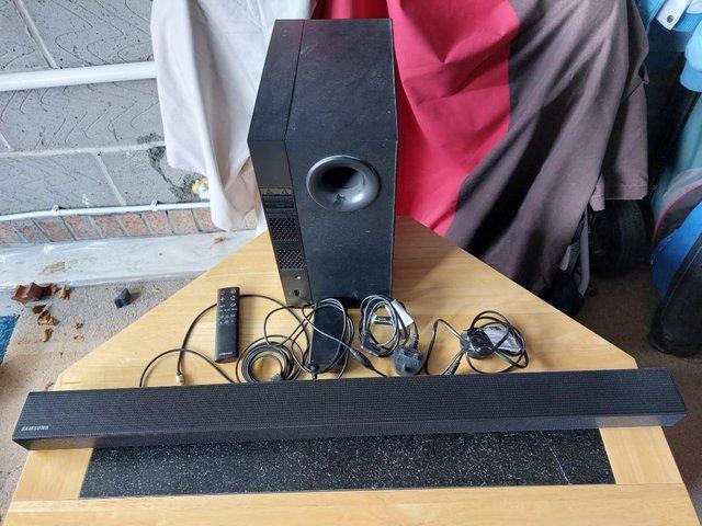 Preview of the first image of Samsung sound bar and sub woofer.