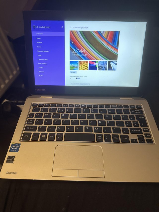Preview of the first image of Toshiba satellite Chromebook CL10-B-100.