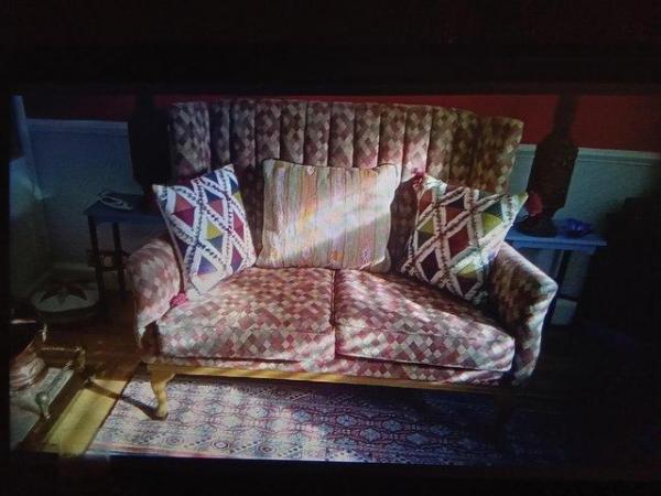 Image 3 of Harwoods,of Frinton,2 seater settee,