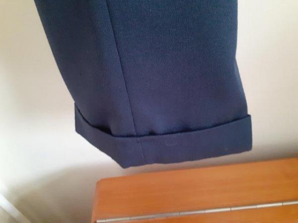 Image 3 of Men's smart occasion  wear trousers 32" short leg(excellent)