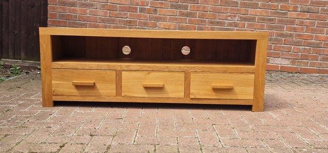 Preview of the first image of Beautiful Solid Oak TV Unit.