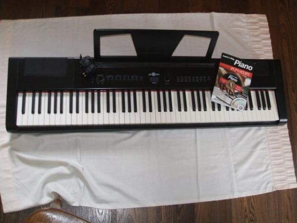 Image 1 of Gear 4 Music piano/keyboard