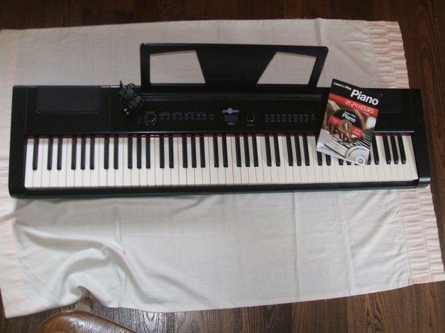 Preview of the first image of Gear 4 Music piano/keyboard.