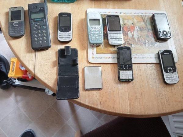 Image 3 of Eight mobile phones old school ones