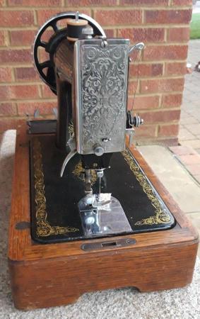 Image 2 of Vintage Singer sawing machine in mint condition