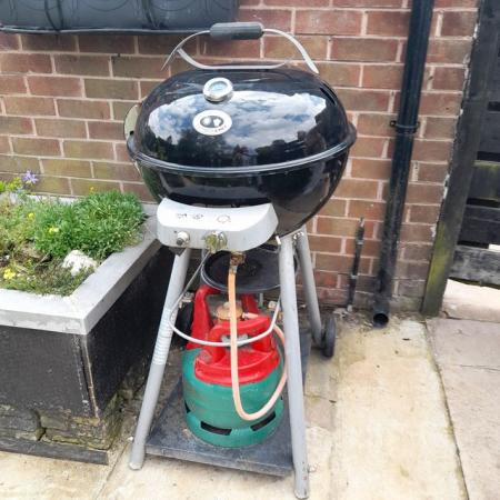 Image 1 of European chef gas BBQ complete with gas bottle